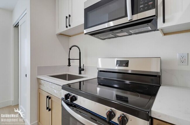 3075 Hawthorn St San Diego, CA 92104 photo 5