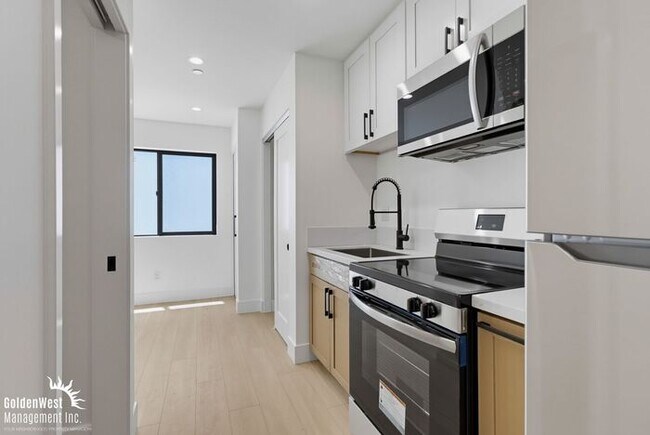 3075 Hawthorn St San Diego, CA 92104 photo 4
