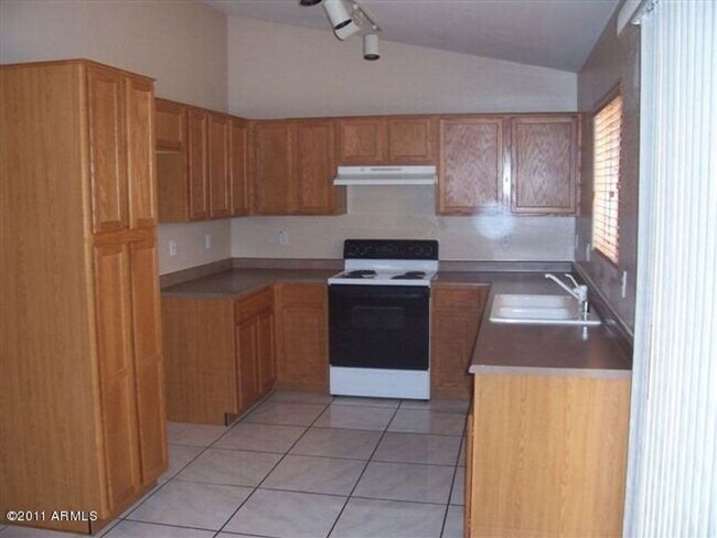 2018 S 85th Ave Tolleson, AZ 85353 photo 3