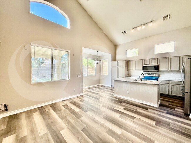 10378 E Saltillo Dr photo 2