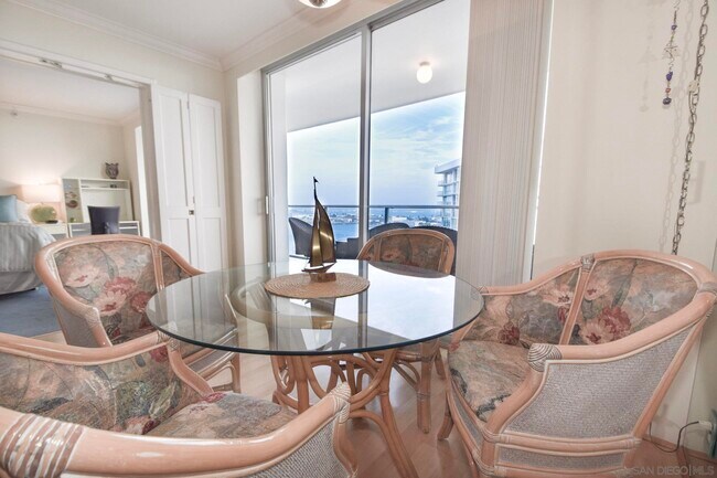 1810 Avenida Del Mundo Coronado, CA 92118 photo 4