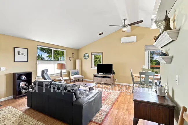 140 Spaten Way Santa Cruz, CA 95060 photo 3
