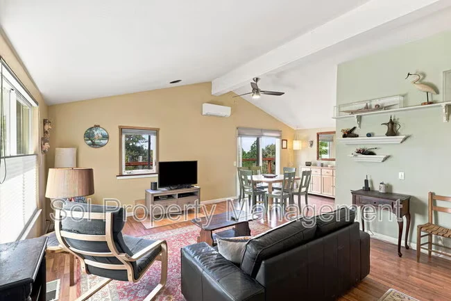 140 Spaten Way Santa Cruz, CA 95060 photo 2
