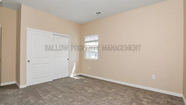 1327 Holly Ave Imperial Beach, CA 91932 photo 3