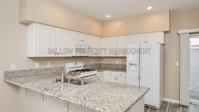 1327 Holly Ave Imperial Beach, CA 91932 photo 2
