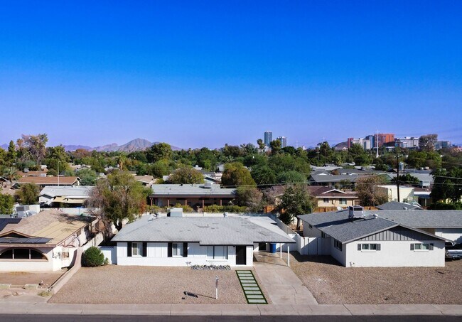 522 W 19th St Tempe, AZ 85281 photo 2