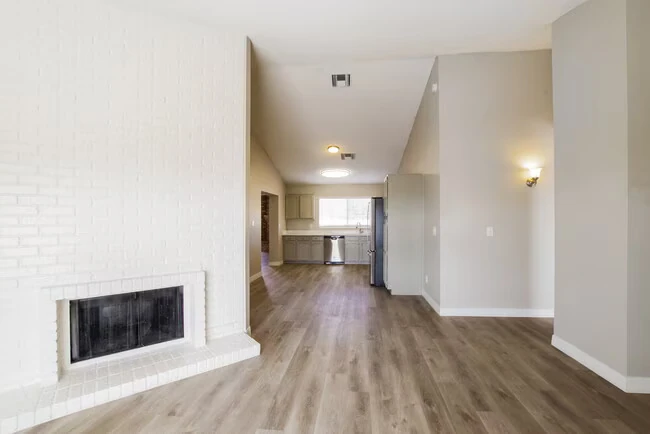 5222 W Aster Dr Glendale, AZ 85304 photo 4