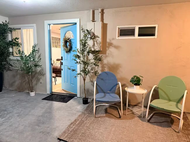 130 S Hibbert Mesa, AZ 85210 photo 2