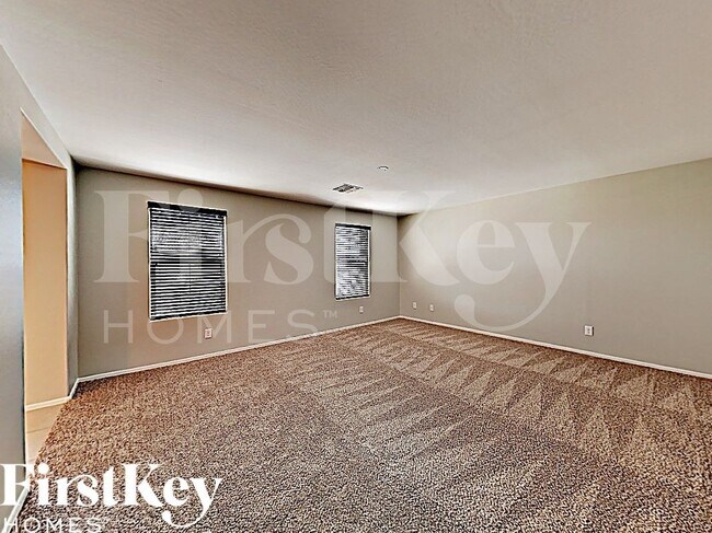 12061 W Rowel Rd Peoria, AZ 85383 photo 5