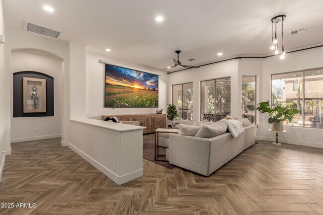 10502 E Posada Ave Mesa, AZ 85212 photo 5