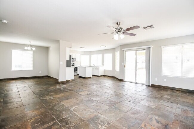 927 E Glenmere Dr Chandler, AZ 85225 photo 4