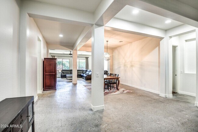 2847 E Odessa St Mesa, AZ 85213 photo 3