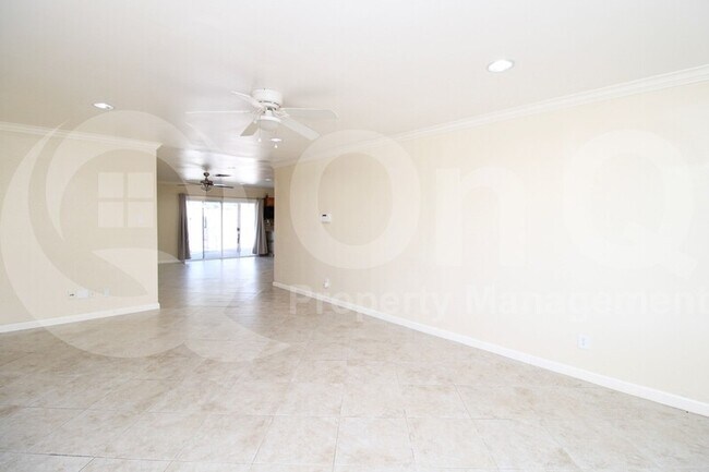 2728 W Villa Rita Dr Phoenix, AZ 85053 photo 5