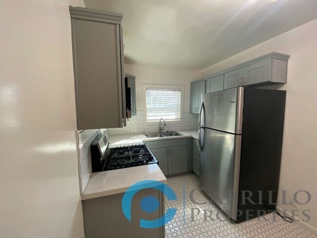 3005 1/2 30th St San Diego, CA 92104 photo 4