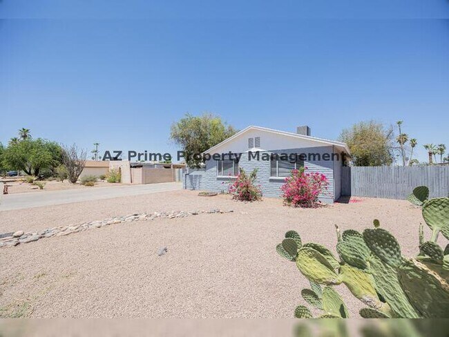 4704 S La Rosa Dr Tempe, AZ 85282 photo 3