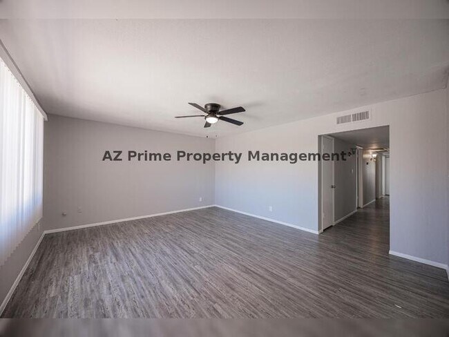4704 S La Rosa Dr Tempe, AZ 85282 photo 5