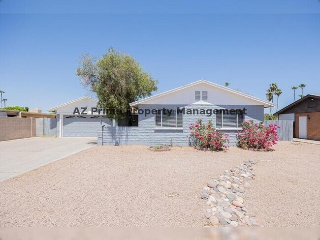4704 S La Rosa Dr Tempe, AZ 85282 photo 2