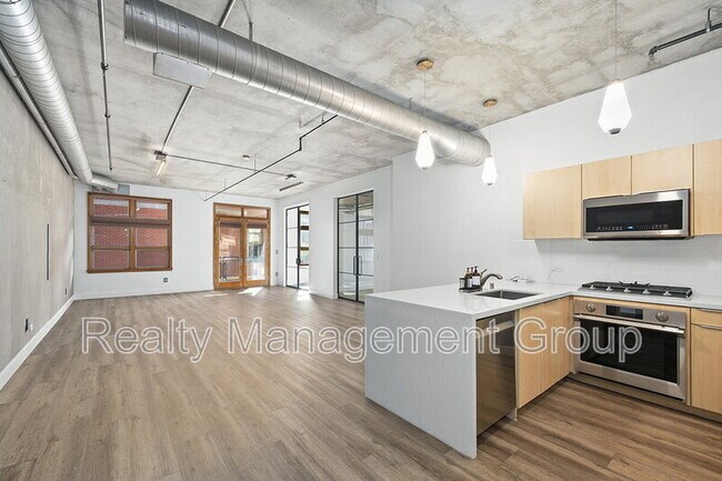 877 Island Ave San Diego, CA 92101 photo 2