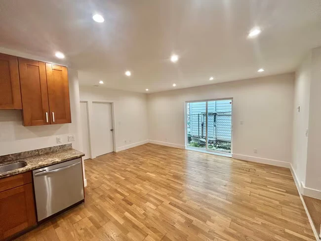 1381 Revere Ave, San Francisco (Single Family)