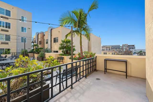 1970 Columbia St San Diego, CA 92101 photo 4