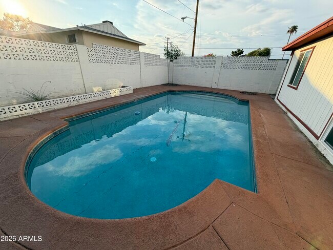 3722 S Grandview Ave Tempe, AZ 85282 photo 4