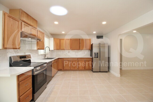 935 E Wesleyan Dr Tempe, AZ 85282 photo 4