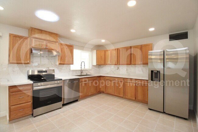 935 E Wesleyan Dr Tempe, AZ 85282 photo 3