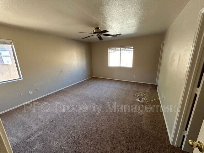 16152 W Calavar Rd Surprise, AZ 85379 photo 5