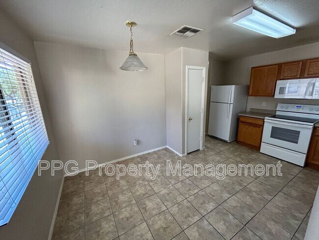 16152 W Calavar Rd Surprise, AZ 85379 photo 3
