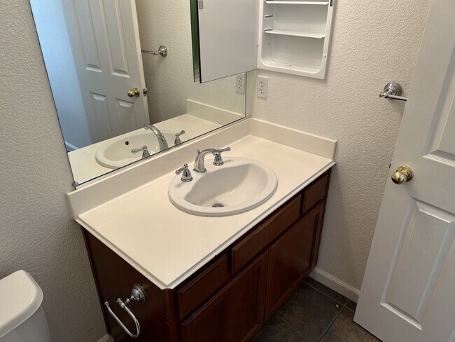 3906 Glacier Ct Vallejo, CA 94591 photo 5