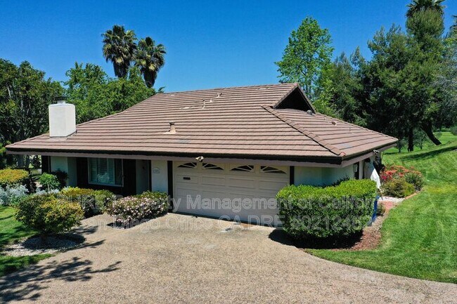 12576 Oaks N Dr San Diego, CA 92128 photo 2