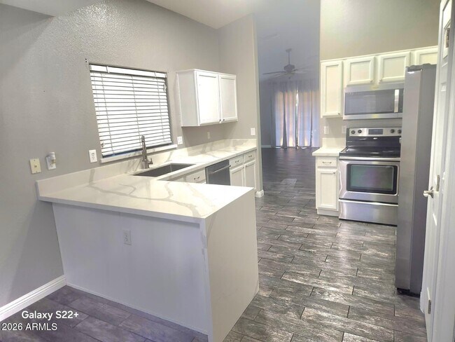 3101 W Louise Dr Phoenix, AZ 85027 photo 5