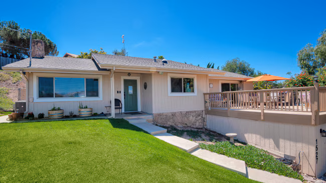 1527 Calavo Dr Escondido, CA 92026 photo 2