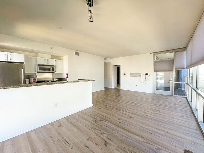 321 Tenth Ave San Diego, CA 92101 photo 3