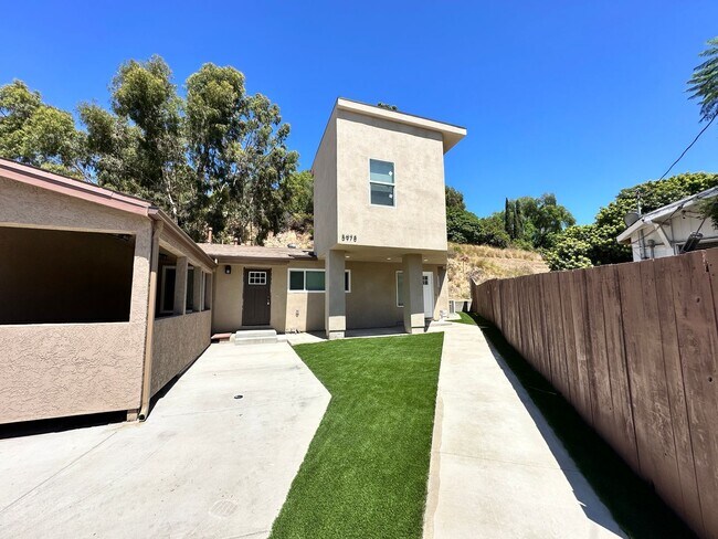 5978 Baja Dr San Diego, CA 92115