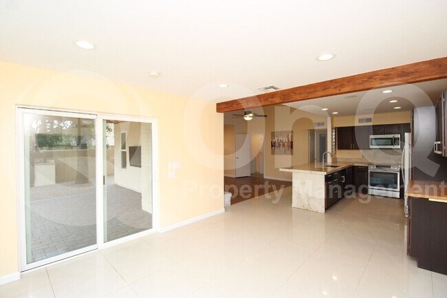 4665 E Aire Libre Ave Phoenix, AZ 85032 photo 5