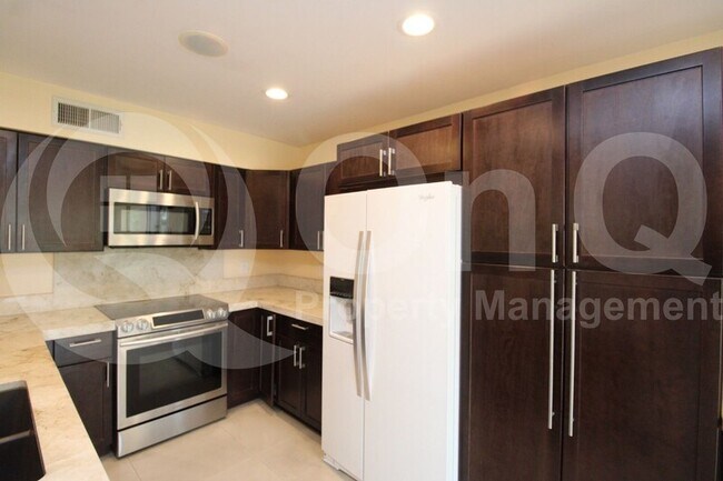 4665 E Aire Libre Ave Phoenix, AZ 85032 photo 3