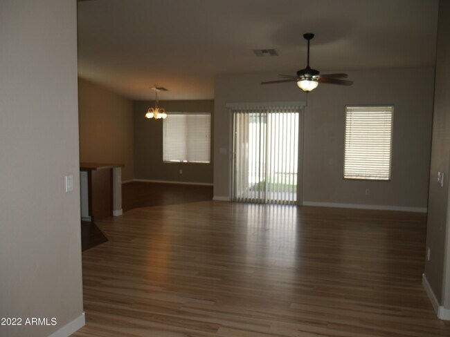 2190 E Mohave Ln photo 3