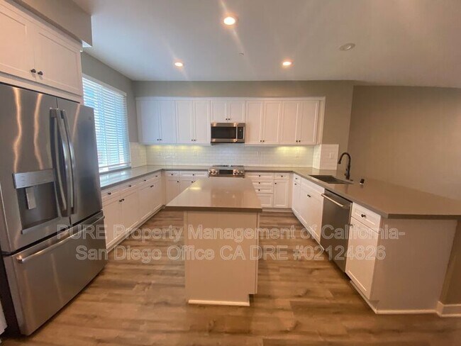 713 Shoreline Rd Chula Vista, CA 91910