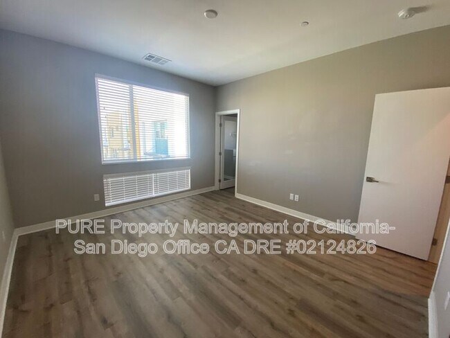 713 Shoreline Rd Chula Vista, CA 91910 photo 2