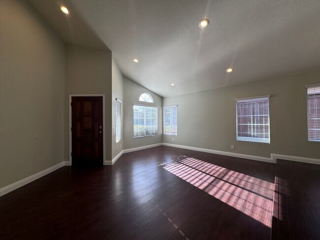 24430 Rovendale Ct Murrieta, CA 92562 photo 3