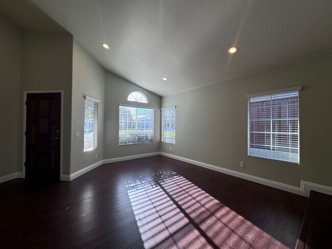 24430 Rovendale Ct Murrieta, CA 92562 photo 4