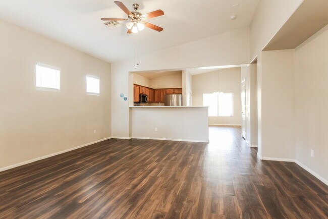 7154 W Globe Ave Phoenix, AZ 85043 photo 4