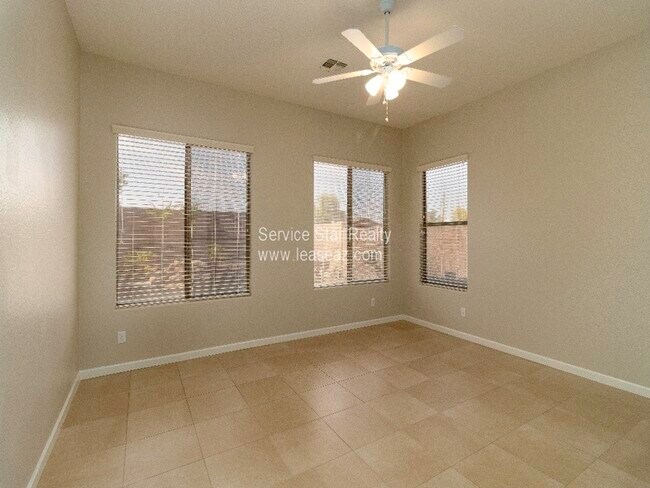 17797 W Desert View Ln Goodyear, AZ 85338 photo 4
