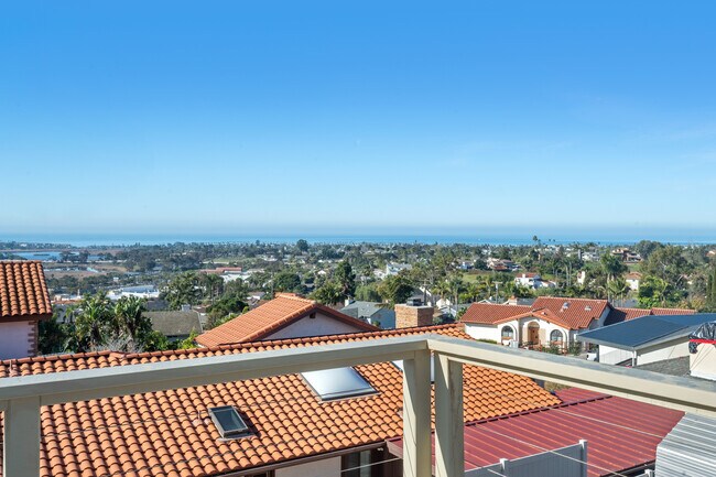 1821 Laurel Rd Oceanside, CA 92054 photo 2