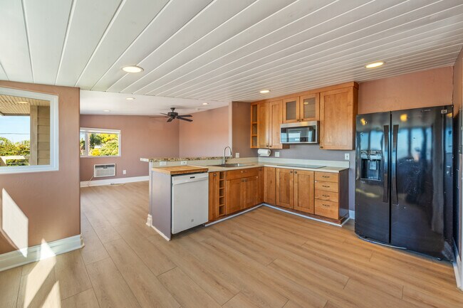 1821 Laurel Rd Oceanside, CA 92054 photo 5