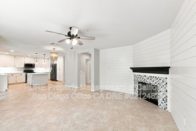 1578 Acacia Cir Vista, CA 92081 photo 3