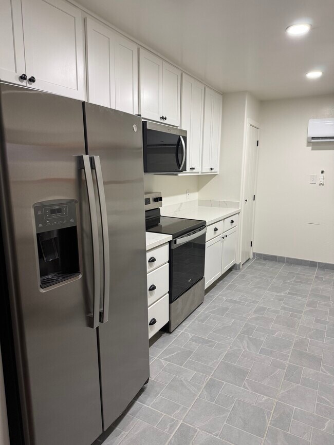 1225 S Maple Ave Tempe, AZ 85281 photo 3
