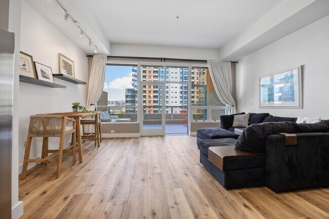 350 W Ash St San Diego, CA 92101 photo 2