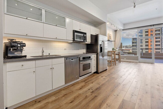 350 W Ash St San Diego, CA 92101 photo 3